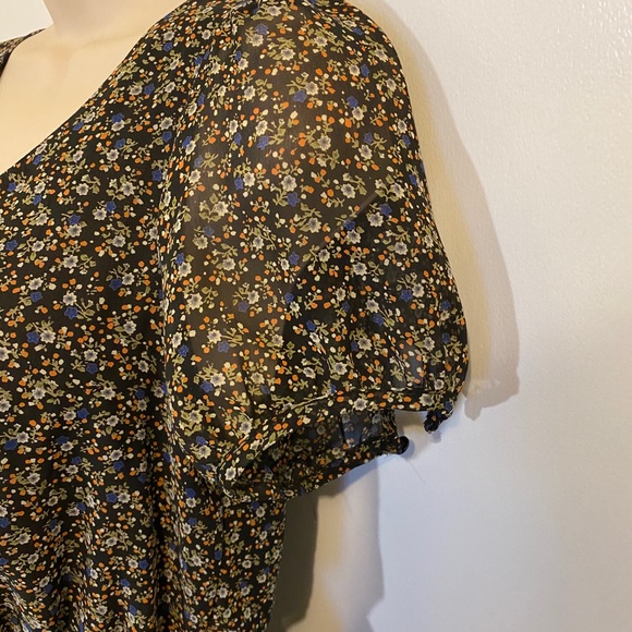 XXI flowy scoop neck top - Picture 3 of 4